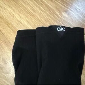 ALO Yoga Goddess Leg Warmers Black